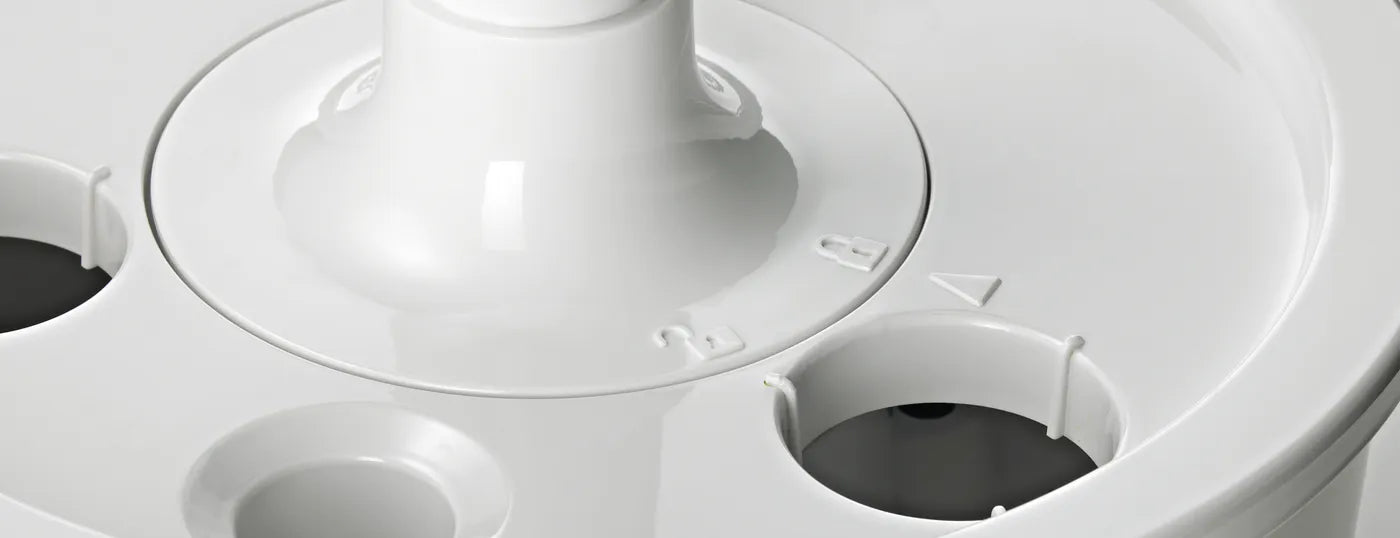 Bosch SmartGrow 3 -kasvatuslaitteen kapselitarjottimen asennus.